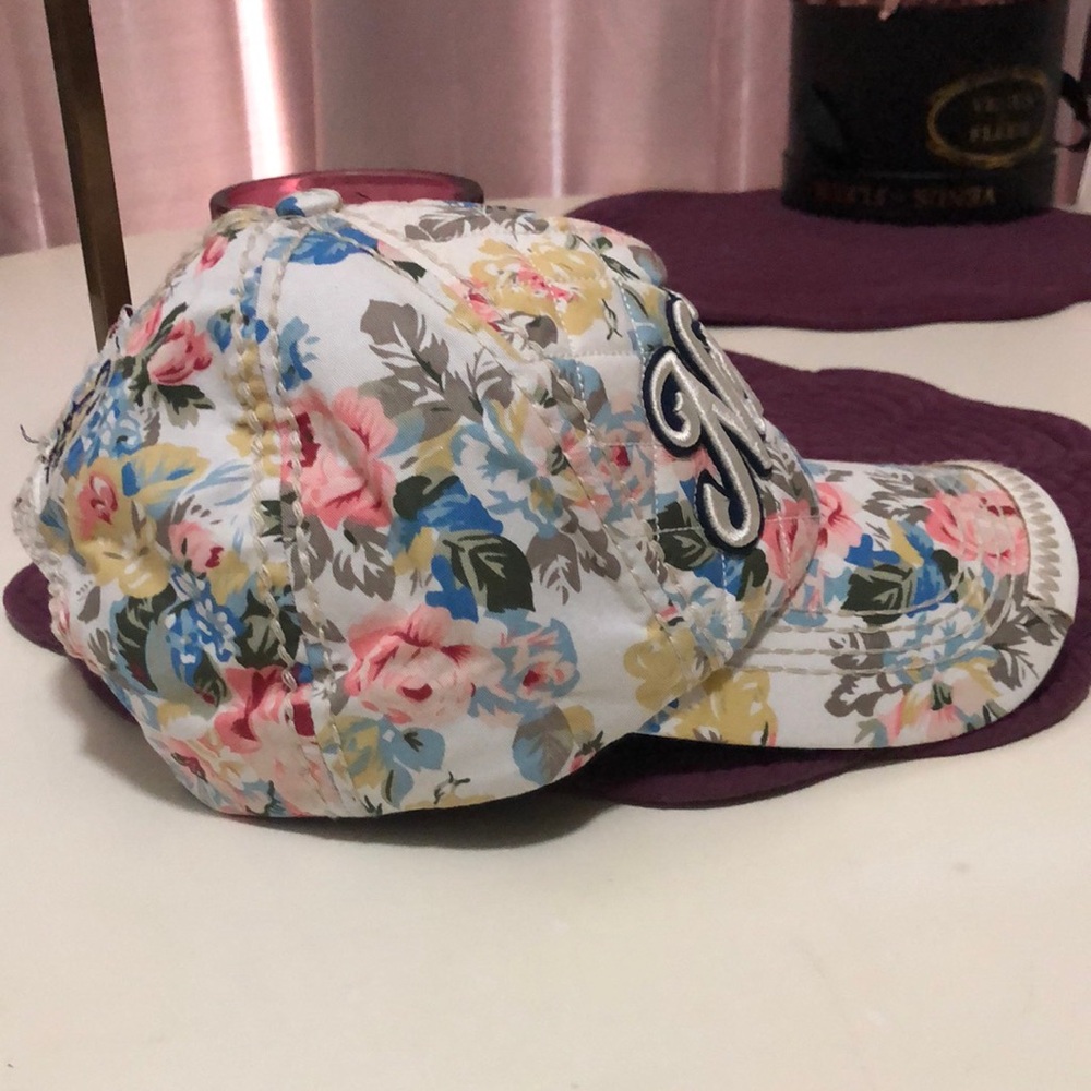Robin Ruth Multicolor Floral New York Cap - Picture 3 of 4